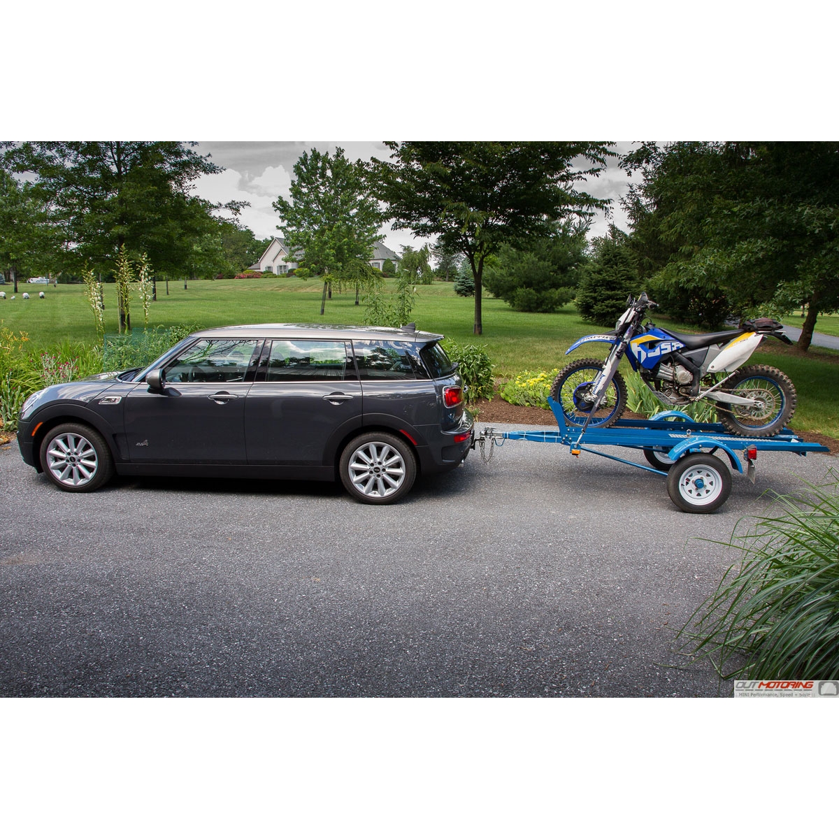 MINI F54 Clubman Towing Hitch Bike Rack: Trailer Mount - MINI Cooper  Accessories + MINI Cooper Parts